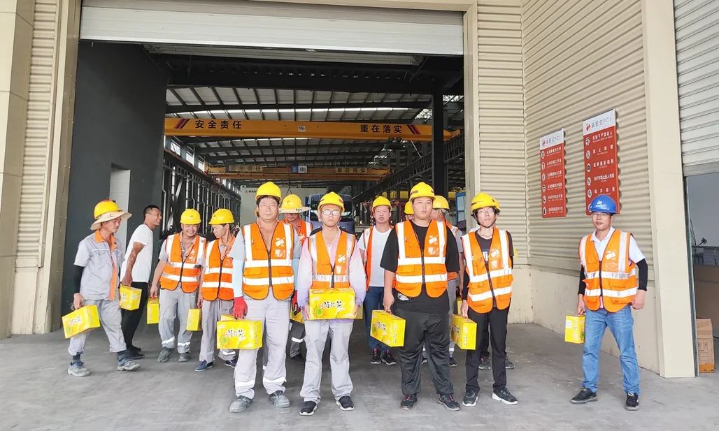 一份凉茶，一份关爱，金强建材开展“夏日送清凉”活动