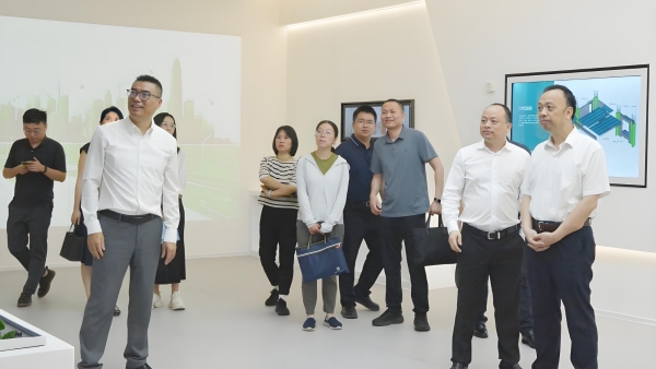 福州市副市长郑鸿莅临金强房屋公园 调研新型建材产业链